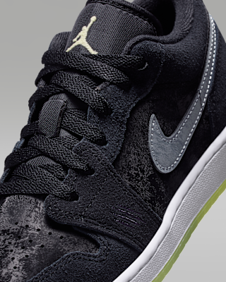 Air Jordan 1 Low Older Kids' Shoes. Nike ZA